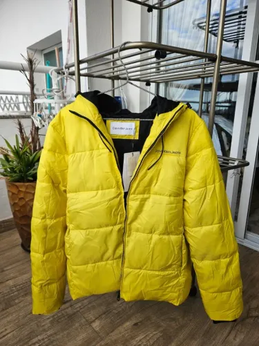 Jaqueta Calvin Klein Jeans Matelasse Amarelo Fluor Masculino NOVA tam. M cód. J30J320922