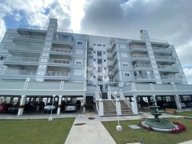 Cobertura com ampla sacada e terraço