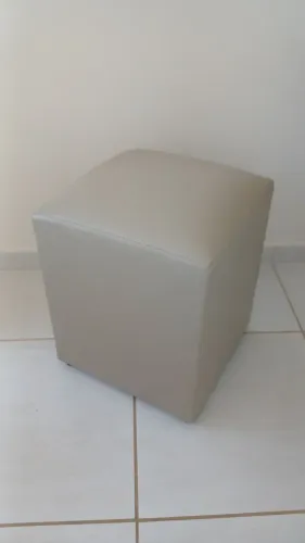 Pufs em corino 