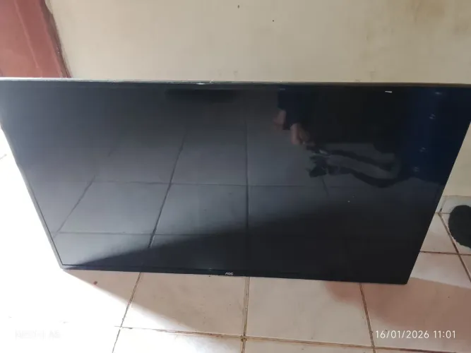 TV AOC 43? LED - COM DEFEITO - PARA CONSERTO OU PEÇAS