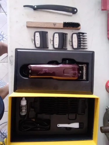 Máquina de corta cabelo profissional 