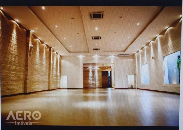 Salão comercial com excelente localização,. Ideal para Buffet e Restaurante