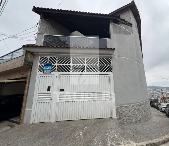 Prédio com renda a venda em São Bernardo do Campo. 4 residências, 2 vagas, 240m².