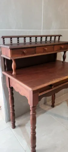 Mesa pentiadeira com gaveta