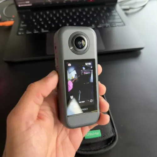 Camera AKASO 360 + 3 Baterias + Selfie Stick + Carregador?