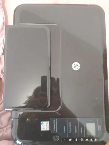 HP DeskJet Ink Advantage 2776, uma multifuncional que imprime, copia e digitaliza. ?