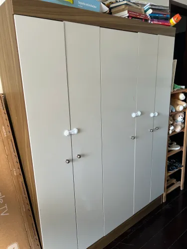 Guarda roupa 5 portas solteiro