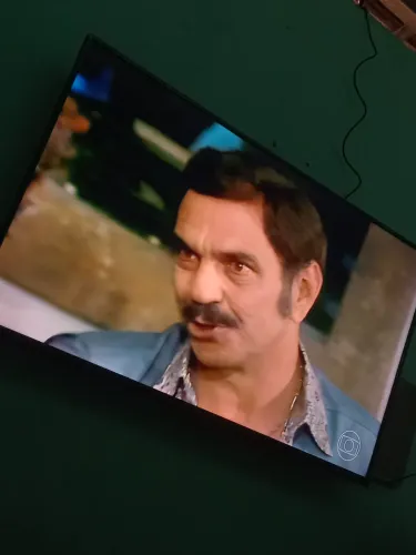 Tv smarte com Android tv 1600 tô vendendo sa pra compra uma mutu pr trabalha