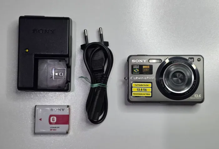 Sony Cyber-shot DSC-W300 com defeito.