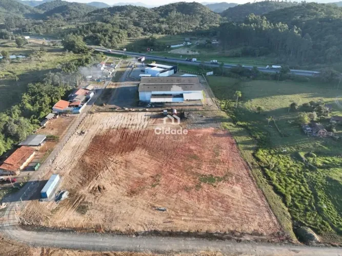 Terreno para alugar, 11000 m² por R$33.000,00/mês - Centro - Balneário Piçarras/SC