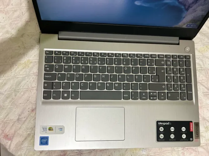     Notebook Lenovo IdeaPad 3i 2022 | SSD 128GB | 4GB RAM | R$ 1.300 