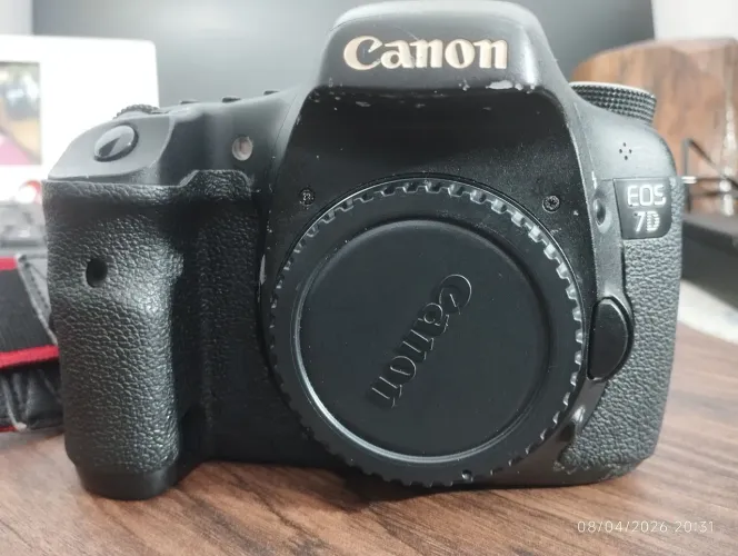 Máquina fotográfica Canon EOS 7D Corpo - Câmera Profissional 