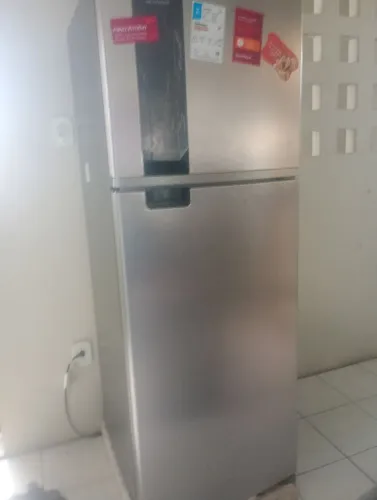 Vende-se geladeira nova Brastemp