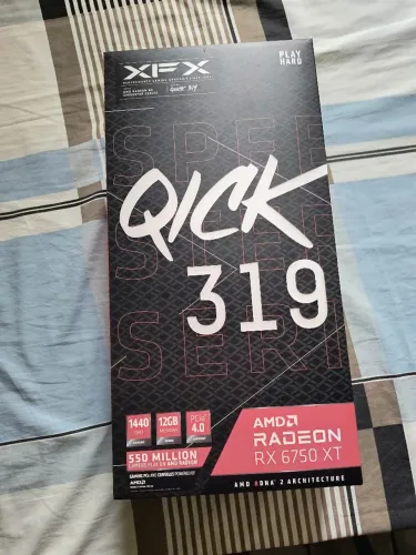 Placa de vídeo XFX 6750 XT (COM DEFEITO)