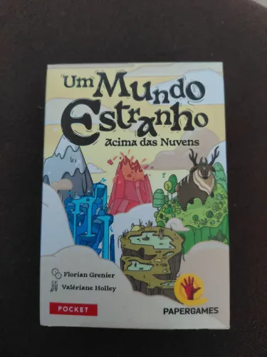 Jogo de carta Um Mundo Estranho acima das nuvens 