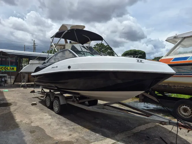 VENDE-SE LANCHA FOCKER 205 