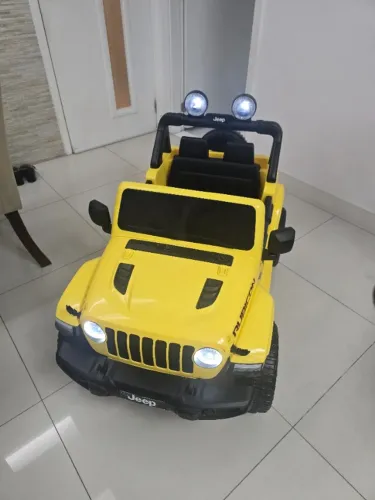 Carro Elétrico Jeep Infantil Wrangler 12V Bandeirante Amarelo c/ Controle
