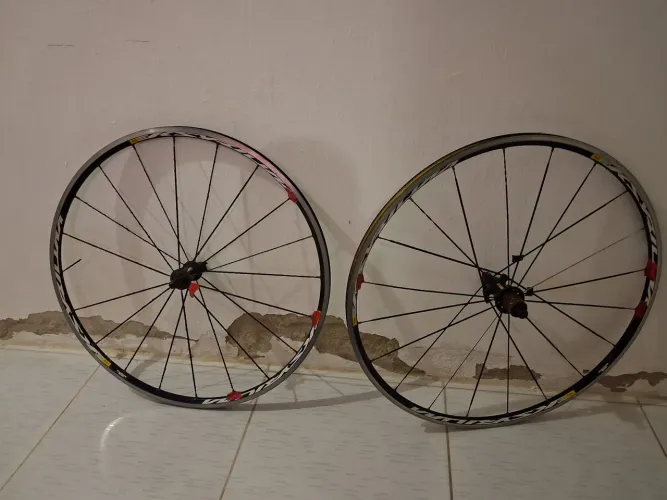 Par de rodas mavic