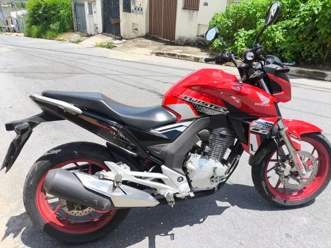 CB Twister 2021 ABS vendo ou troco em motos 160