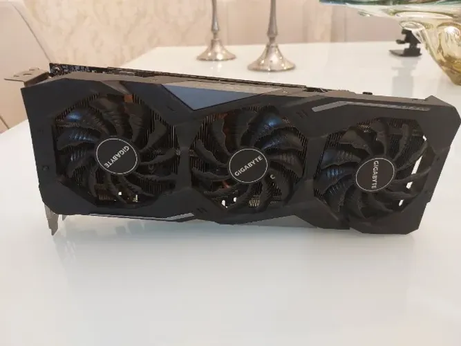 Radeon RX 5700 GAMING OC 8G 8 Pinos