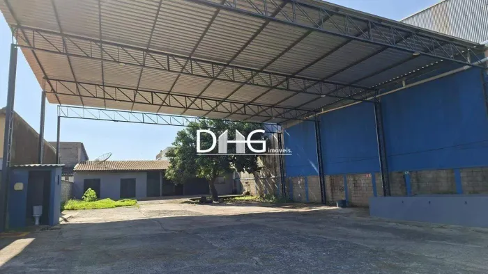 Terreno de 1.101m² com Barracão de 300m² e casa de 181m², por R$8.000,00, Parque da Figuei