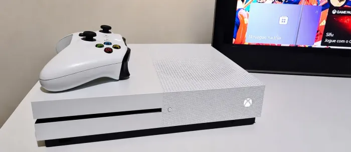 Xbox one S 500gb com conta
