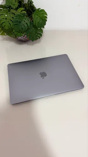 MacBook Air M1 (2020) 16GB