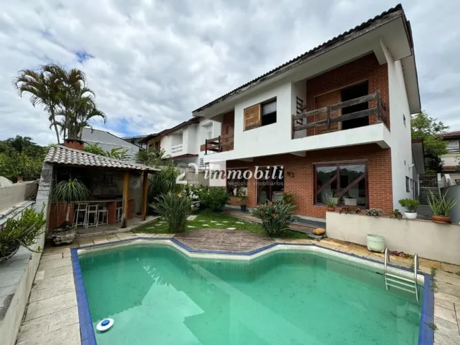 Casa à venda em Cotia, Granja Viana, com 3 suítes, com 324 m², Condominio São Paulo II
