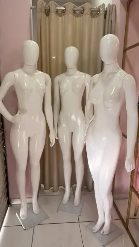 3 MANEQUINS POR 500,00