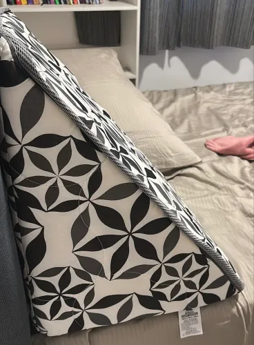 Encosto Triangular Pós-Operatório - Praticamente Novo