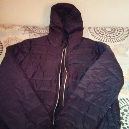 jaqueta puffer com capuz