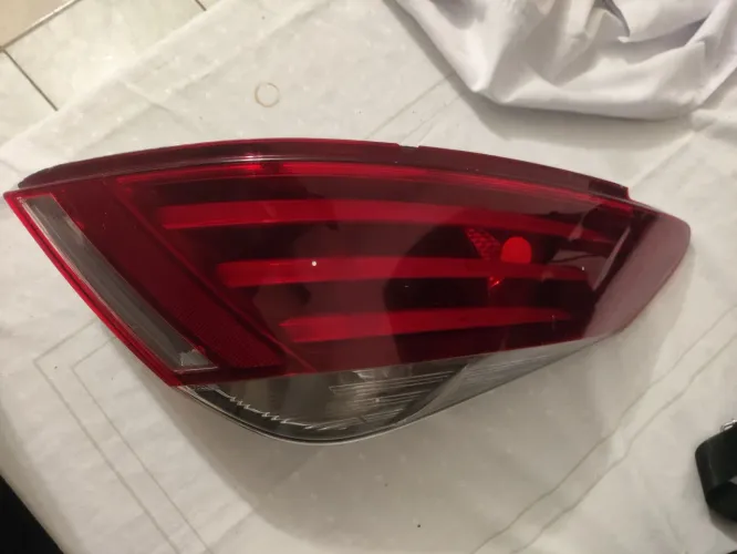 Lanterna traseira Peugeot 308 2017 LD Direito
