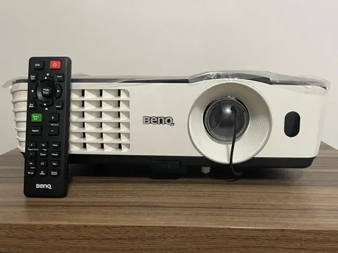 Projetor Beng MX 662 - Super Novo - Com plástico protetor de fábrica.