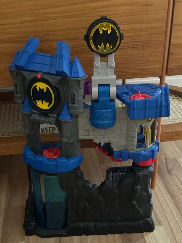 Imaginext DC Super Friends Batcaverna
