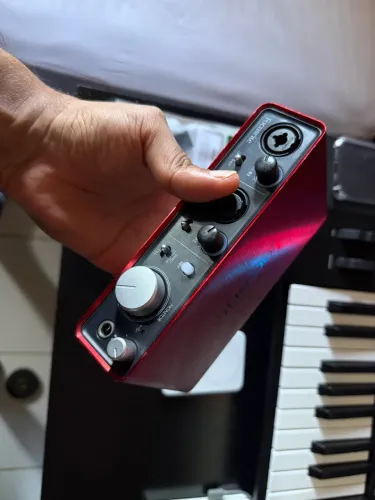 Scarlett 2i2 2ª Geração Focusrite - Excelente Estado
