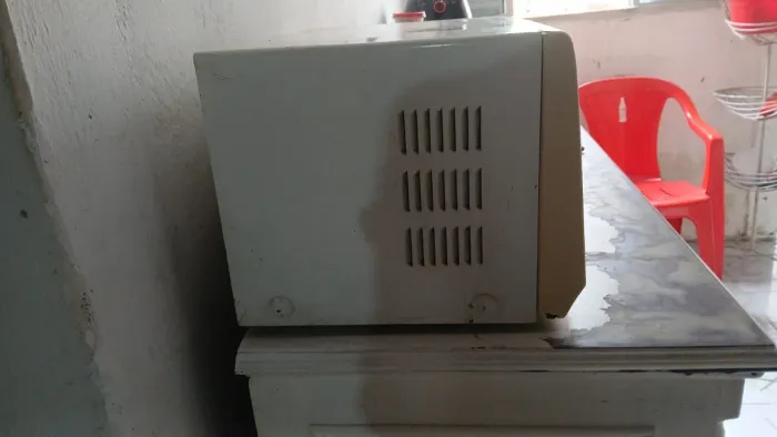 Vende-se micro-ondas em estado de novo