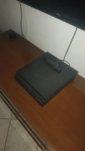 PS4 pro com a câmera do PlayStation 2000 reais