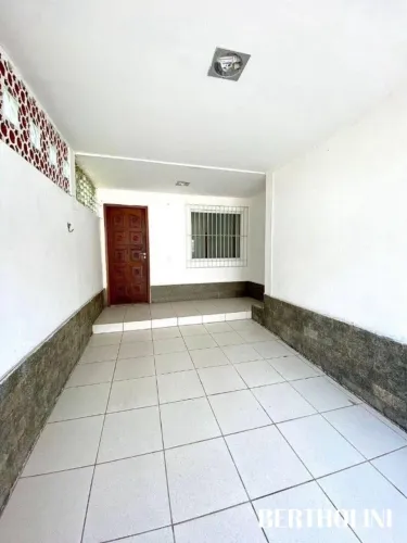 Casa à venda e para locação no bairro Vila Hulda em Resende - RJ
