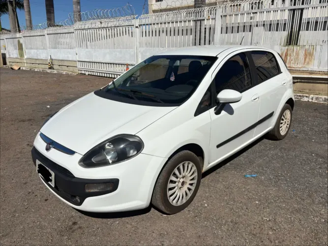 Fiat Punto Attractive Italia 1.4 F.flex 8V 5P 2013
