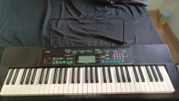 Vendo teclado Casio CTK-3400SK.