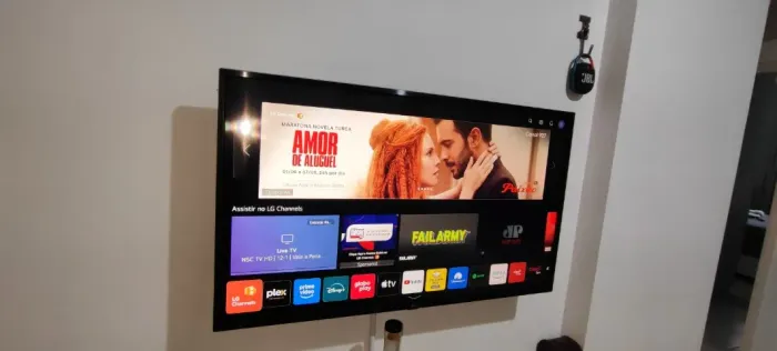 Vendo Smart TV 43" incluindo canais LG fechados e de filmes resolução 4k