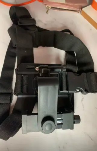 Suporte peitoral pra celular