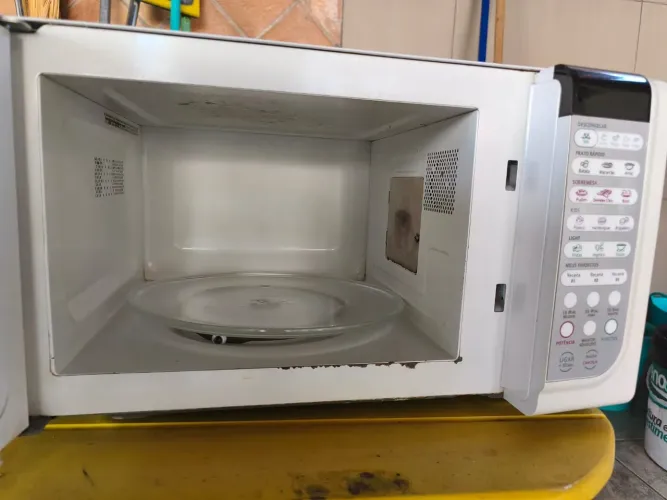Micro ondas Eletrolux , baixei o preço para vender!