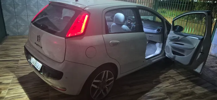 Fiat Punto Attractive Italia 1.4 F.flex 8V 5P 2012