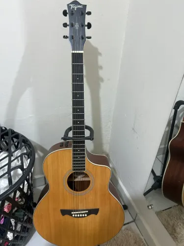 Violão tagima