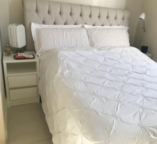 Cabeceira de cama botonê marca Sierra Móveis