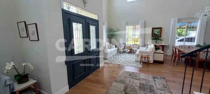 Casa de Condomínio com 5 Quartos e 7 banheiros à Venda, 366 m² por R$ 3.000.000.