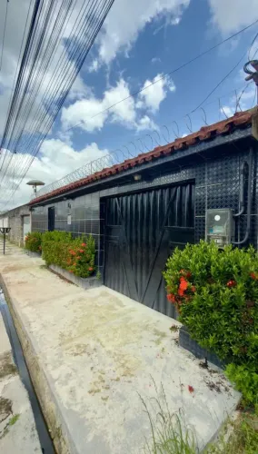 CASA EM MARITUBA - Conjunto Beija-Flor, 3/4 sendo 1 suíte, Garagem coberta, Pátio.