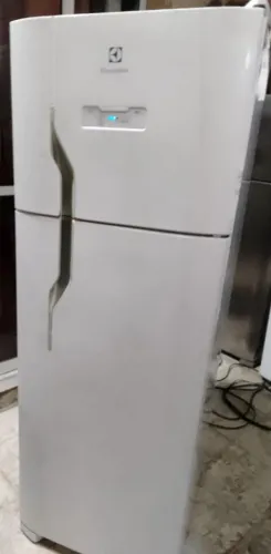 Vendo geladeira funcionando perfeitamente com garantia