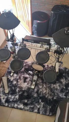 Bateria eletronica alesis dm5